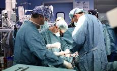 Trapianta il cuore a una donna e dopo 33 anni salva anche la figlia