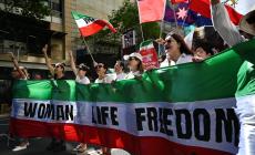 Un'altra Mahsa Amini, Nasrin Ghadri uccisa a manganellate in Iran
