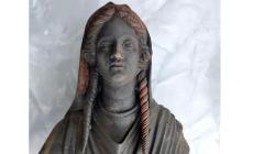 Mostre, a Napoli doppio successo con i Bronzi di San Casciano e Tolkien
