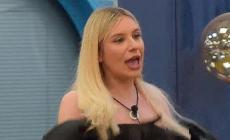 Micol Incorvaia canta Faccetta Nera al Gf Vip, chiesta l'esclusione - Video
