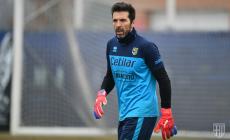 A Roma la "partita  della pace" davanti a Papa Francesco: in campo anche Gigi Buffon e tanti ex giocatori crociati