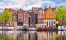 Amsterdam vuole scoraggiare i turisti in cerca di alcol e droghe 