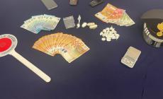 Spaccia coca fra via Garibaldi e piazza della Pace e tenta di fuggire: arrestato 32enne