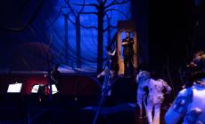 Mostrario di Yuval Avital parte seconda: le visioni sul palco del  Teatro Due - Le foto