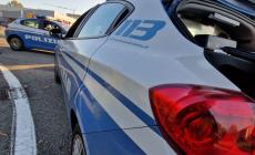 Piazza Matteotti, cerca di rubare il registratore di cassa e aggredisce un venditore ambulante. Denunciato un 60enne
