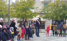Monticelli "natalizia": i bambini hanno addobbato piazza Fornia - Foto