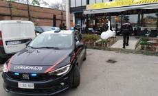 Scoperto a rubare nel panificio, tenta la fuga ma il titolare lo blocca: arrestato 37enne a Monticelli