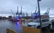 La Spezia, un'auto in mare: morto un operaio, salvo il collega 