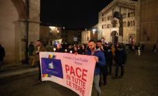 La Marcia della pace nelle vie di Parma per dire "no" alla violenza delle armi - Foto 