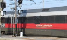 Frecciarossa o Frecciarotta? Che brutto quel &laquo;rattoppo&raquo; nero sulla fiancata del supertreno