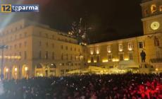 Migliaia di persone in piazza Garibaldi per salutare il nuovo anno  - Video