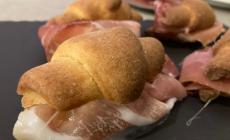 Irresistibili   brioches  morbide  di patate: la ricetta di Filippo Cavalli 