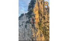 Coppia bloccata su un faraglione a Capri: spettacolare intervento di recupero 