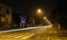 Ubriaca impedisce l'accesso ai residenti e aggredisce gli agenti. Portata in Questura e denunciata