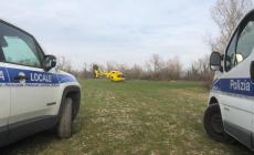 Vigatto, cade  con la moto da cross vicino al torrente Parma e muore