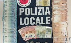 Il tesoretto del pusher in monopattino: 11mila euro. Fermato in stazione, fugge  e ferisce 2 agenti