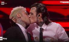  Rosa Chemical: "Il bacio? non c'era niente di preparato"- Video