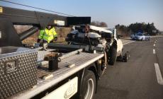 Auto ribaltata in via Europa: due feriti