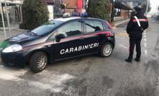 Spranghe e botte davanti al fast food di via Emilia Est, un ferito e auto danneggiate:  9  indiani denunciati per rissa