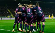 Partita superba e senza respiro, impresa del Parma: in nove vince a Frosinone  4-3
