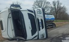 Camion ribaltato a San Secondo, autista al pronto soccorso 