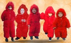Stesso costume da orsetto da  40 anni  tramandato da sorelle a figli: w il riciclo