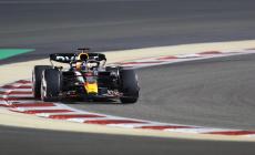 Formula Uno, Verstappen vince il Gp del Bahrain. Poi Perez e Alonso. Sainz solo quarto. Leclerc ritirato