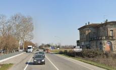 Scontro fra tre auto in via Emilia Ovest: 9 feriti
