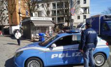 Dovrebbe essere in carcere, invece cammina per le strade di Parma. Arrestato