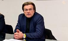 Vignali: "Agende chiuse alle Ausl di Bologna e Parma". La replica delle aziende: "Le pre-liste sono previste per legge"
