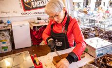 Piazza Garibaldi, grande folla per la manifestazione "Cioccolato vero"