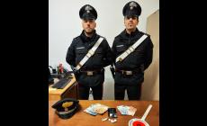 Era ai domiciliari ma spacciava e in casa aveva cocaina pronta da vendere: arrestato e rimesso ai domiciliari