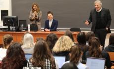 Giulia Ghiretti a tu per tu con gli studenti: "Ho scritto questo libro perch&eacute; la mia storia pu&ograve; essere d'aiuto a qualcuno"