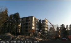 Ex Residenza XXV Aprile: la demolizione in 28 secondi - Video in timelapse