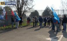 Polizia penitenziaria:  la protesta dei sindacati degli agenti davanti al carcere 