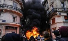 Si inasprisce la protesta, nuova mobilitazione martedì prossimo. A Parigi è guerriglia - Foto 