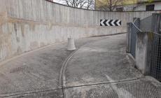 Ripulito il parcheggio di via Trieste