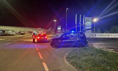 San Leonardo, ruba dei vestiti e poi minaccia con un coltello l'addetto alla vigilanza: arrestato. Due fermati avevano  in tasca dei grossi coltelli