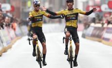 Il francese Laporte vince la Gand-Wevelgem anche grazie al bel gesto del suo capitano Van Aert