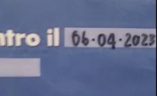 Con la carrozzina impossibile raggiungerlo, con le stampelle è difficile: binario 4, ascensore off limits da giorni - Video