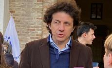 Piazza Garibaldi, Marco Cappato raccoglie le firme per la  legge regionale per regolamentare l'aiuto medico alla morte volontaria