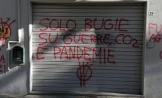 Parma, ennesimo atto di vandalismo dei No vax: imbrattata la sede del Pd dell'Oltretorrente