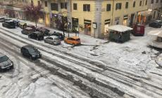 Forte grandinata a Roma: imbiancate le strade della Capitale 