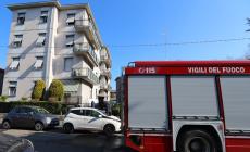 Via Galilei, panico in un appartamento che va a fuoco: 4 persone intrappolate "salvate" dai vigili dei fuoco - Foto
