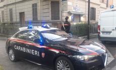 Rapina una tabaccheria in via Racagni, poi scappa con 1700 euro  su un'auto guidata da una donna.  Rintracciati a Corcagnano: lui, 20enne rumeno ora è in stato di fermo, lei, 51enne, denunciata