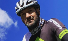 Malore in bici, morto a 49 anni l'ex campione di mountain bike Dario Acquaroli. Non si esclude l'incidente