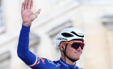 Van der Poel vince la Parigi-Roubaix, Ganna sesto