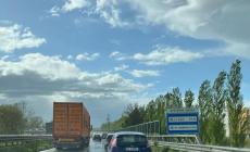 Camion fermo in tangenziale sud (altezza via Traversetolo): coda anche sullo svincolo