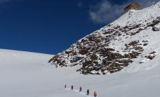 Valanga travolge il corso di guide alpine ad Aosta, tre i dispersi
