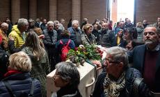 Tanta gente e tanta commozione per l'ultimo saluto al Tosco